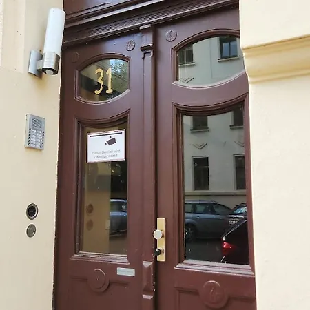 Apartamento Grosszuegige In Leipzig-schleussig Mit Balkon Und Suedgartenblick