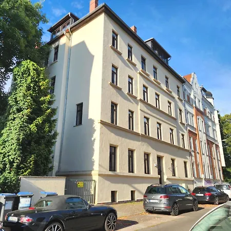 Апартаменты Grosszuegige In Leipzig-schleussig Mit Balkon Und Suedgartenblick