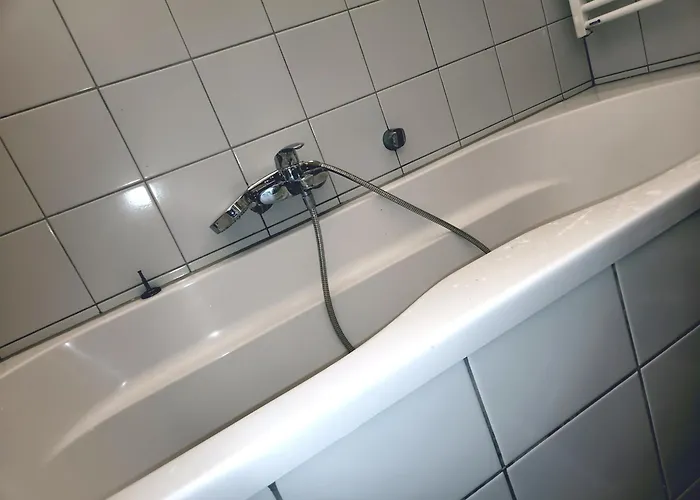 Großzügige In Leipzig-schleußig Mit Balkon Und Südgartenblick Apartamento Leipzig